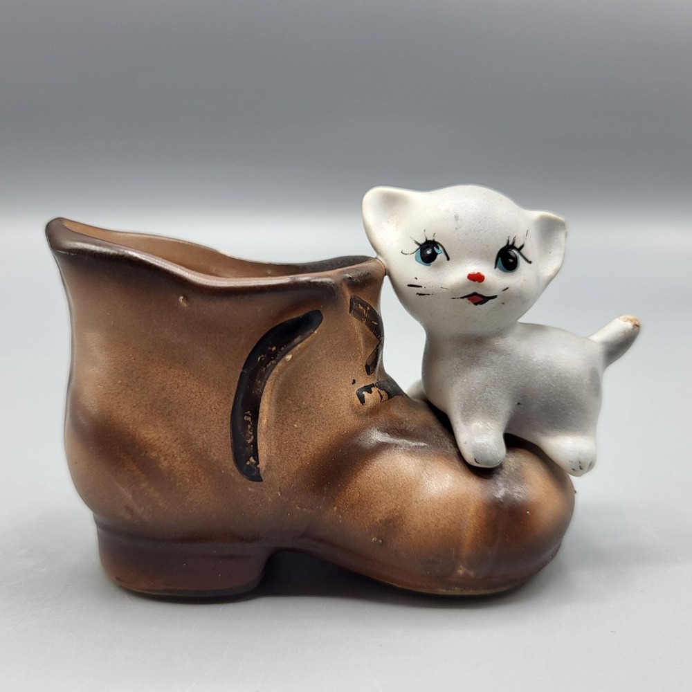 Vtg Ceramic Enesco Kitten Cat on Boot Figurine Japan Brown White Home Decor 2"